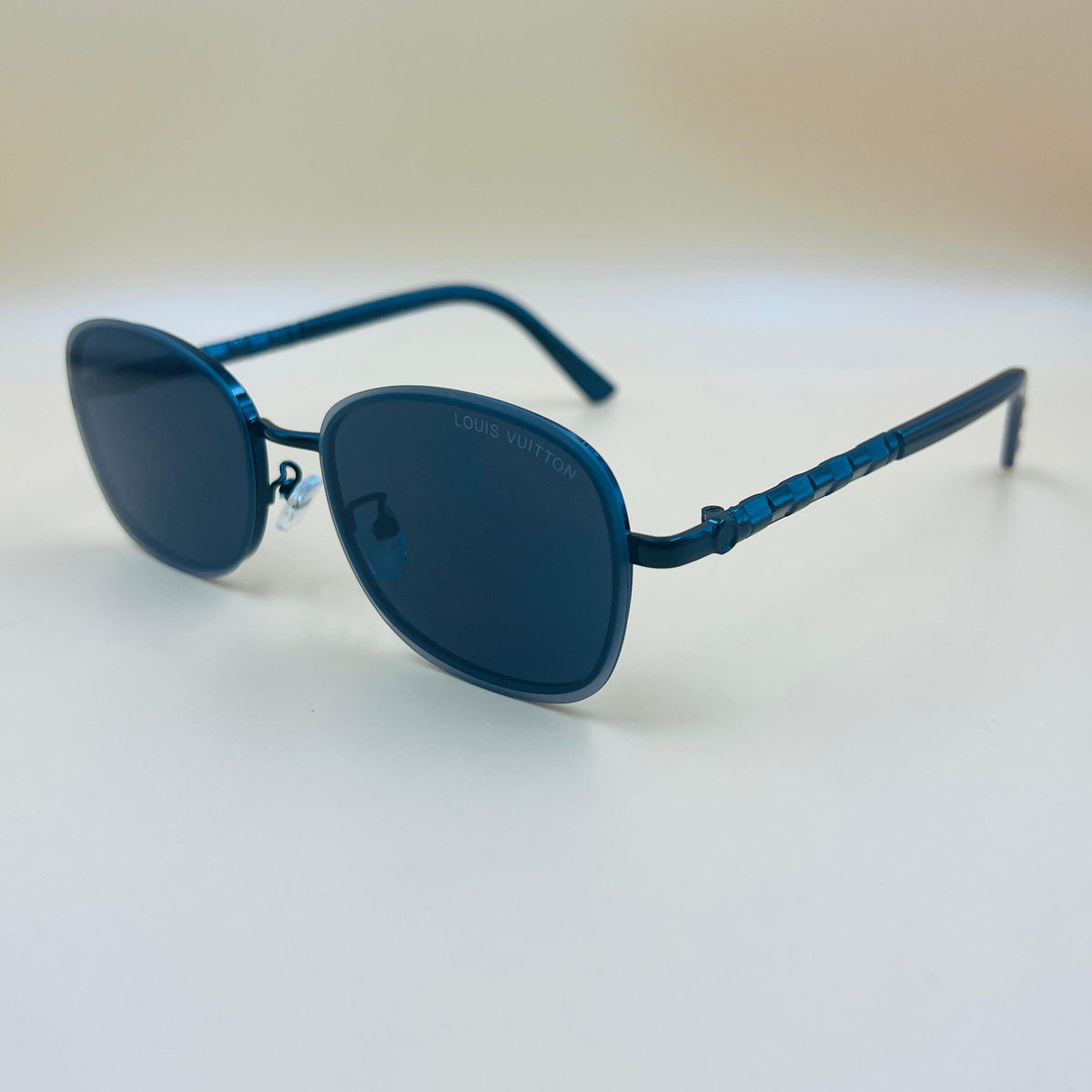 LUIS VITTON Oval Sunglasses