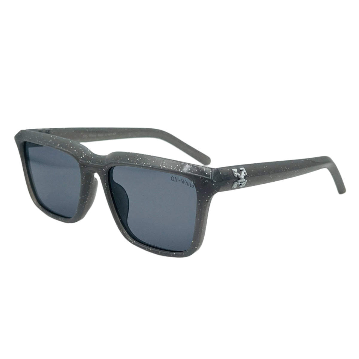 OF-WHITE WOMAN SUNGLASSES